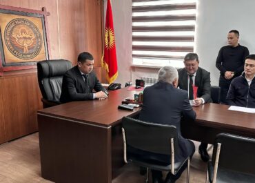 13 февраля 2026 года состоялась рабочая встреча депутатов Шопоковского городского кенеша с депутатом Жогорку Кенеша Кыргызской Республики Бакытом Чомоевым.