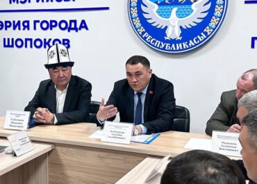 2026-жылдын 17-апрелинде Шопоков шаардык кеңешинин кезектеги сессиясы болуп өттү